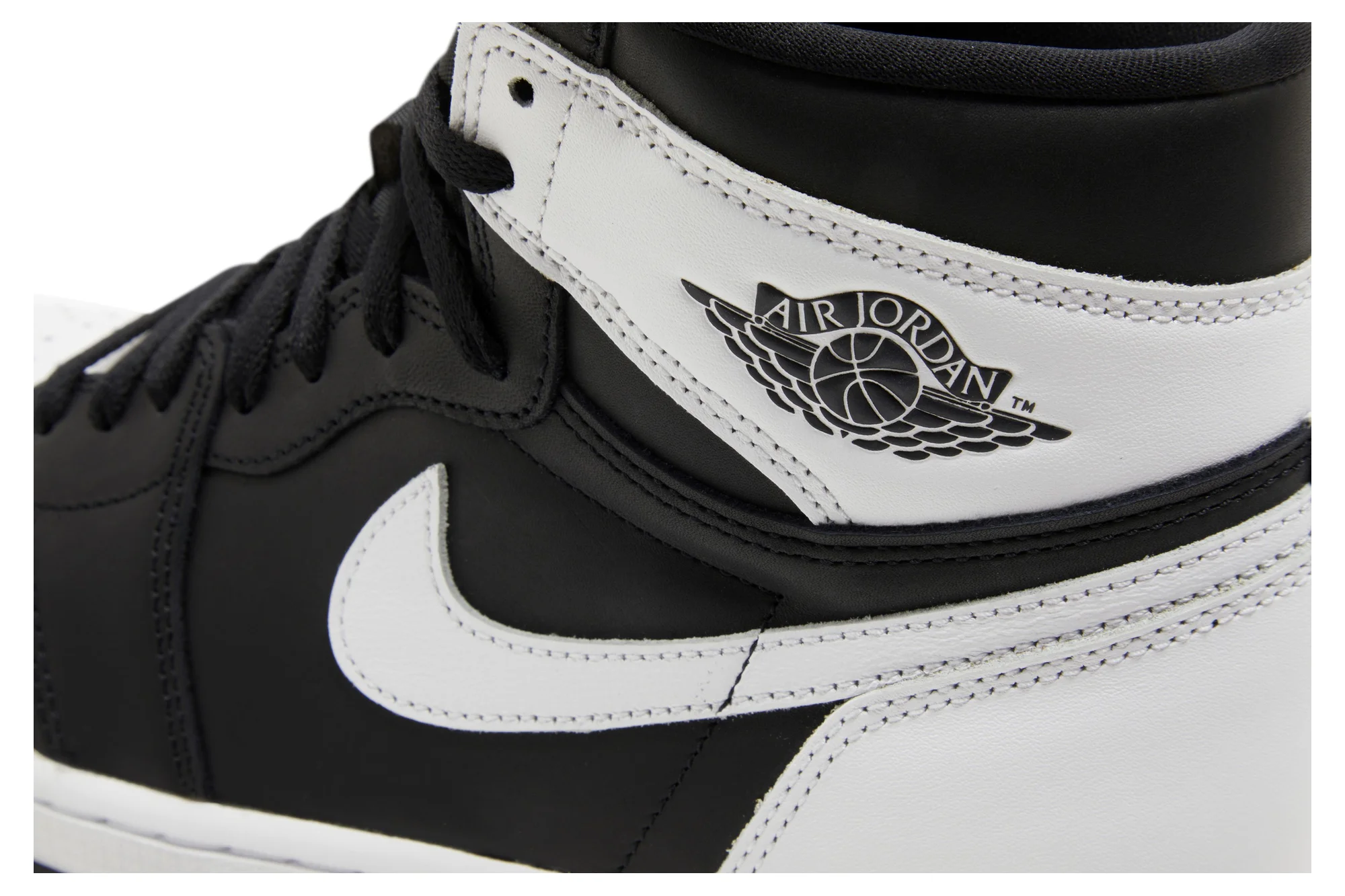 Air Jordan 1 High OG ‘Black White’ DZ5485-010 - Image 9